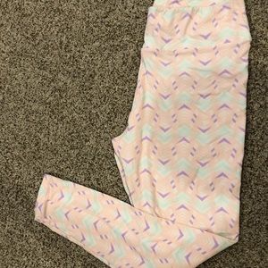 Never worn lularoe leggings